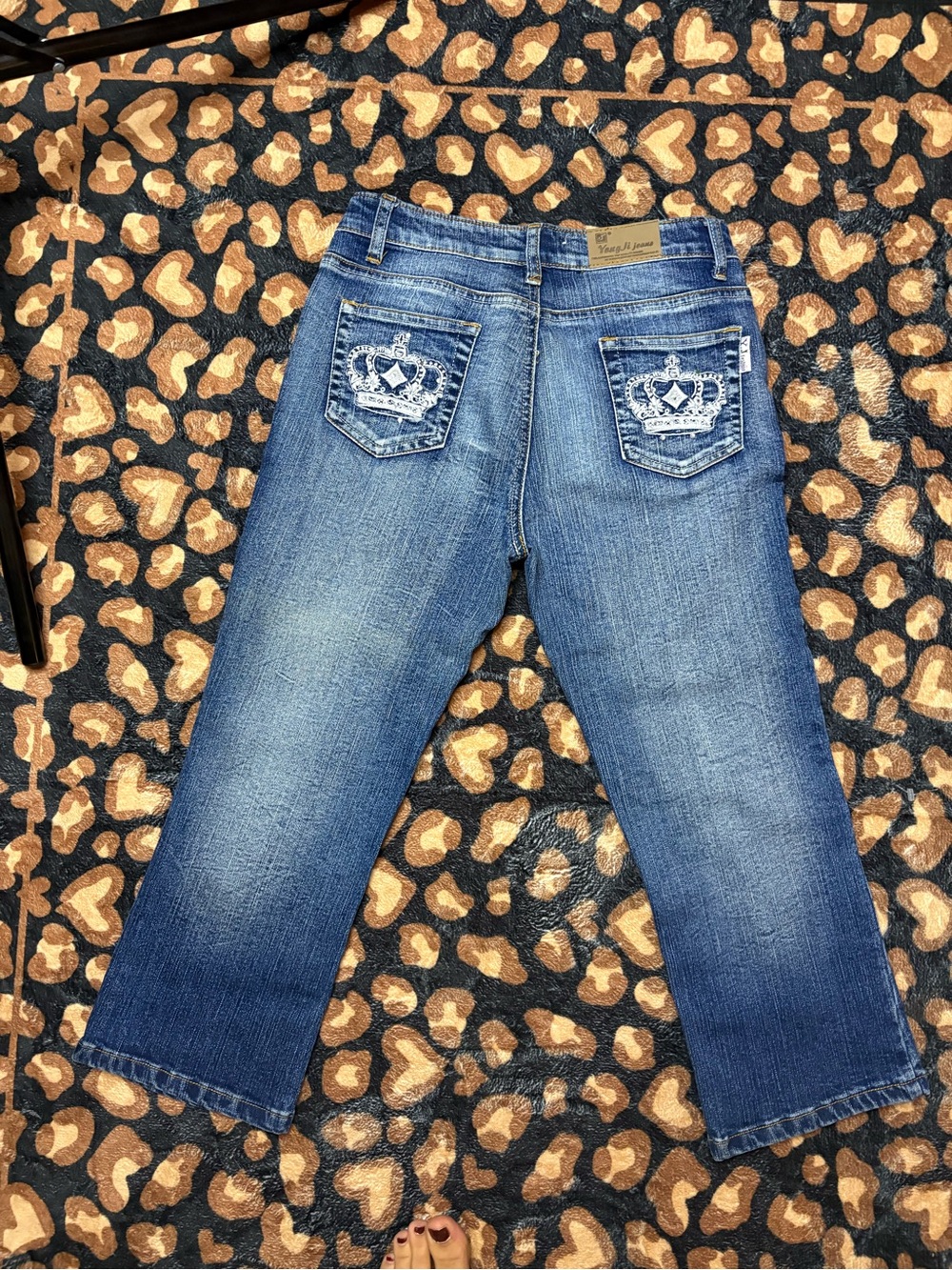 Y2K Crown Embellished Back Pocket Blue Women’s capri pants